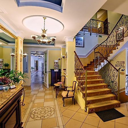 Villa Royal 오스토프 빌코폴스키 외부 사진