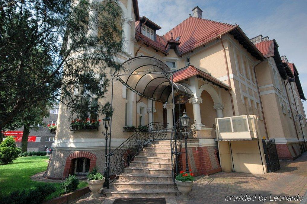 Villa Royal 오스토프 빌코폴스키 외부 사진