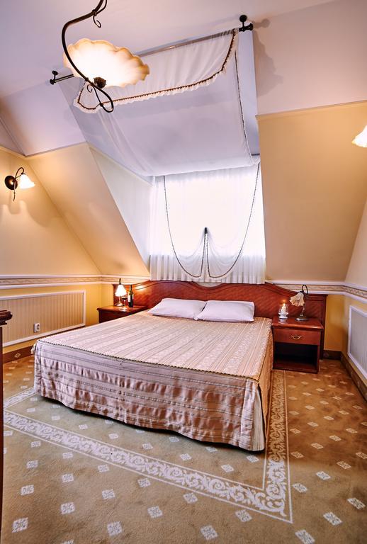 Villa Royal 오스토프 빌코폴스키 외부 사진