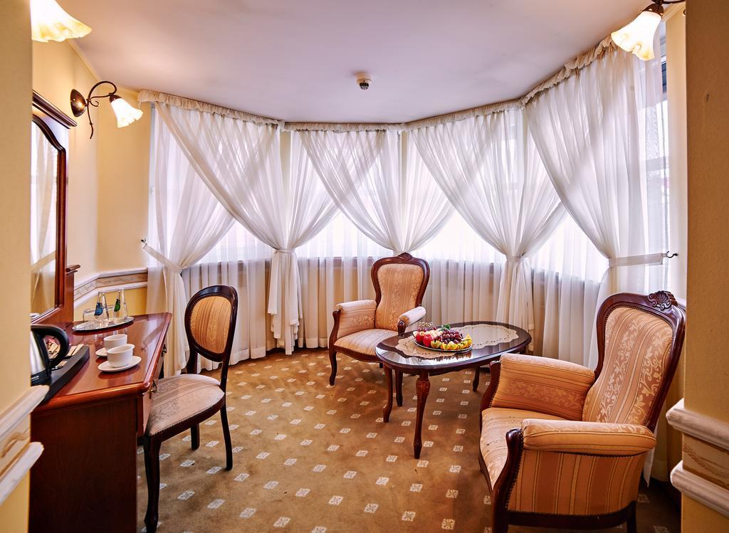 Villa Royal 오스토프 빌코폴스키 외부 사진