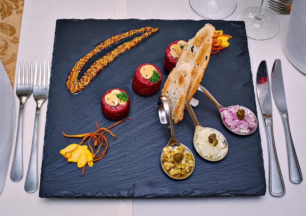 Villa Royal 오스토프 빌코폴스키 외부 사진