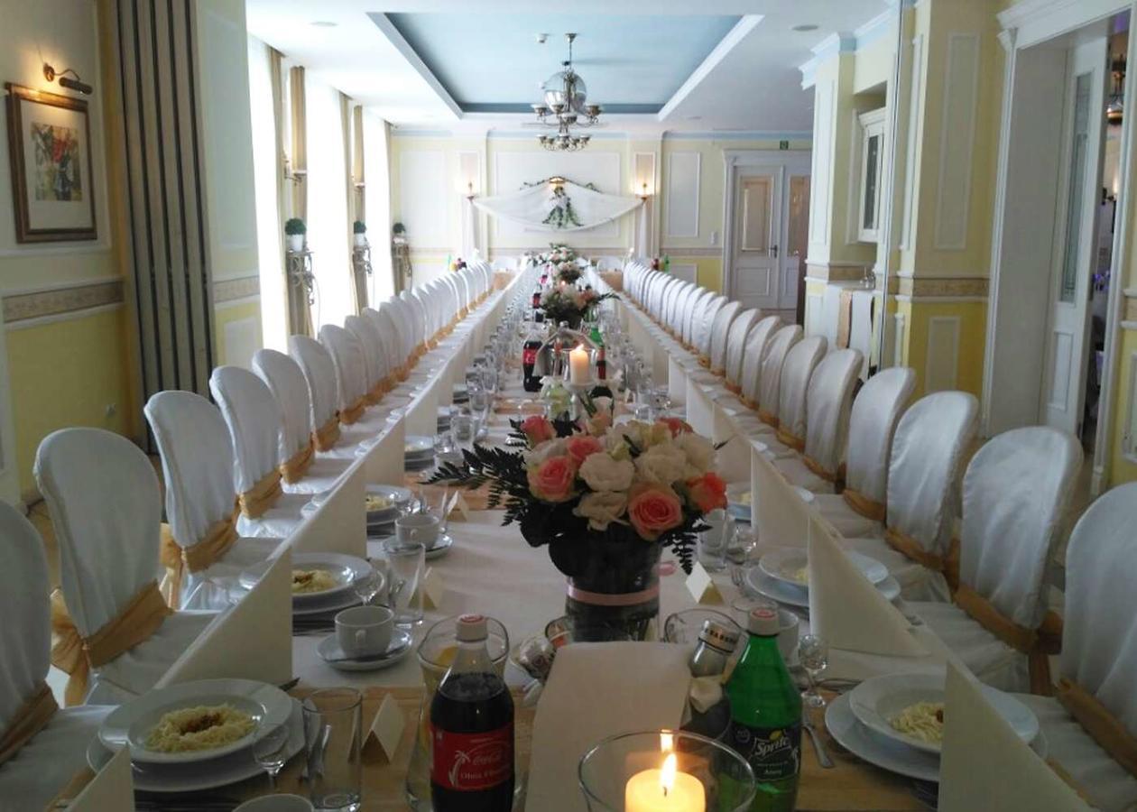 Villa Royal 오스토프 빌코폴스키 외부 사진